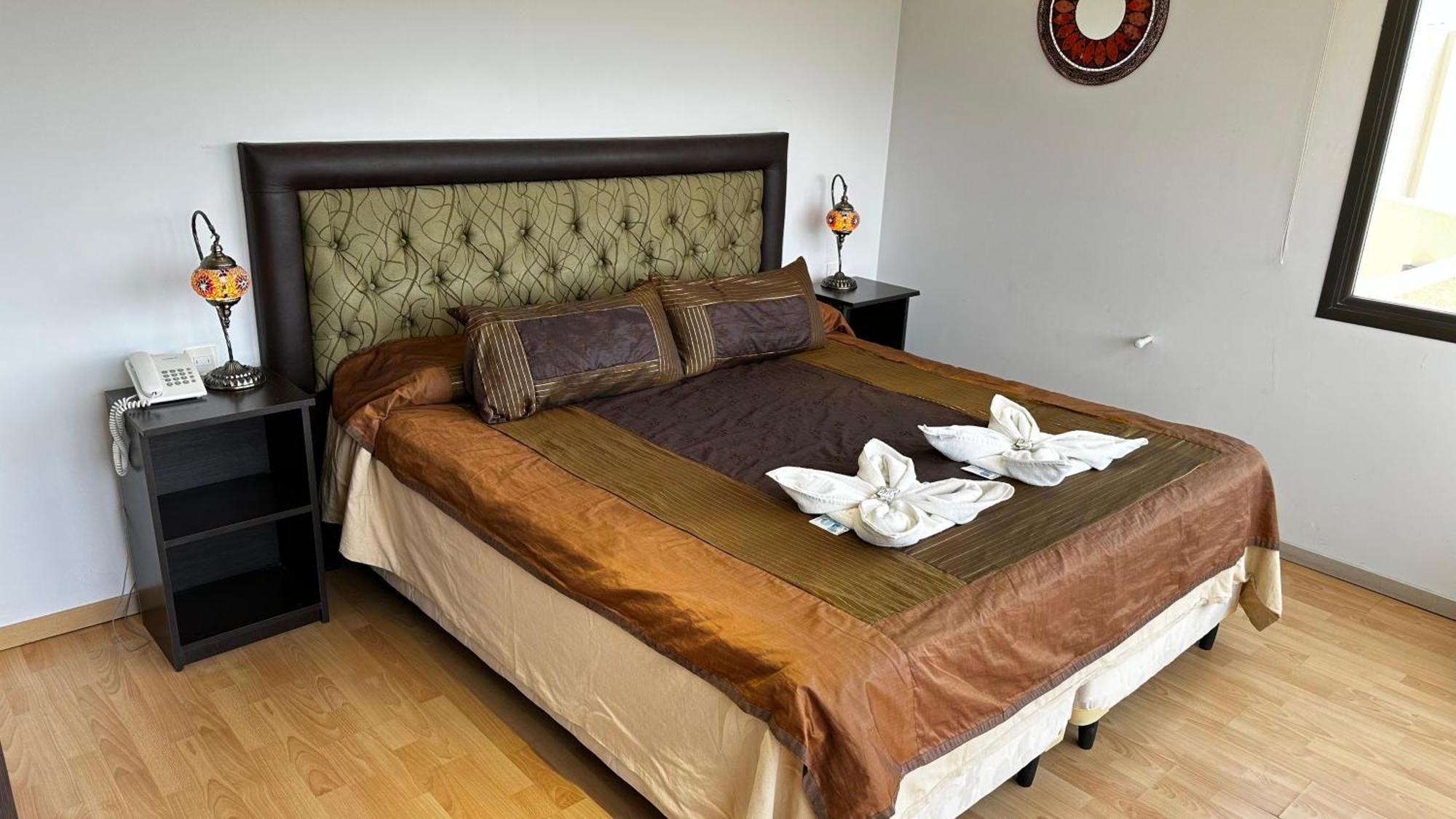 Complejo Riro Namaste Hotel San Antonio de Arredondo Bagian luar foto